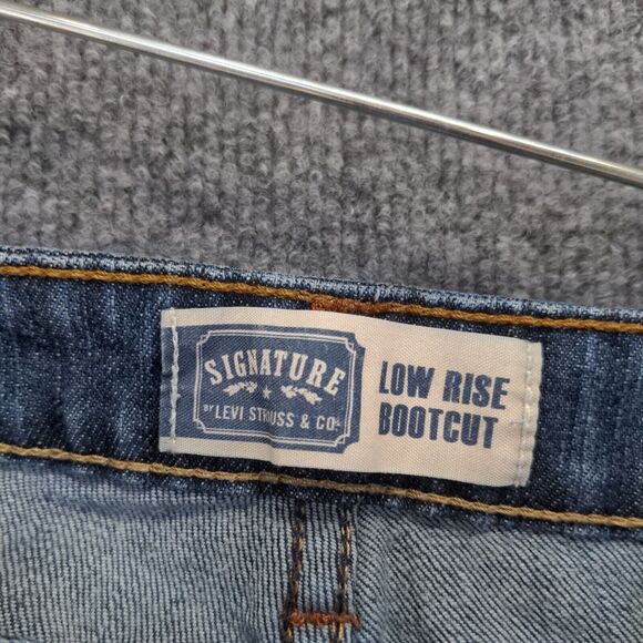 Levi's Women's Signature Jeans Blue 14 Long Low Rise Bootcut Denim Pockets - Picture 9 of 12